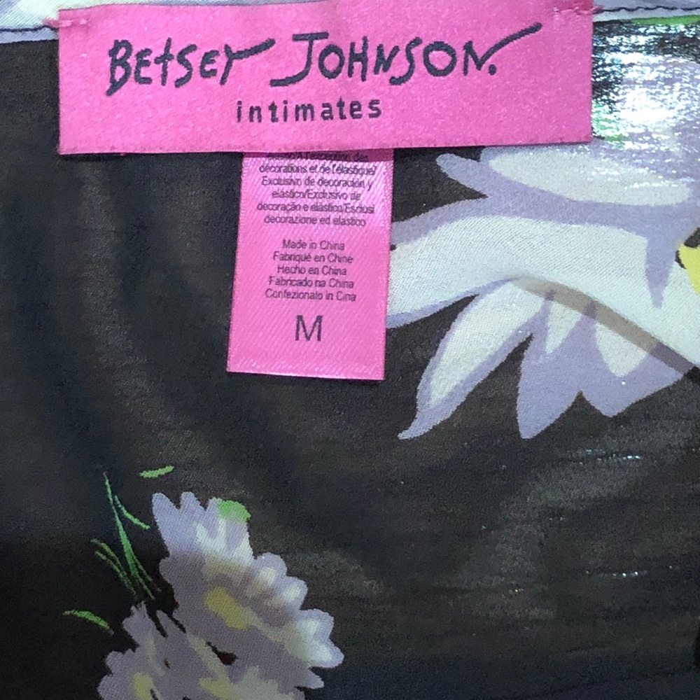 Betsy Johnson Intimates - Picture 5 of 5